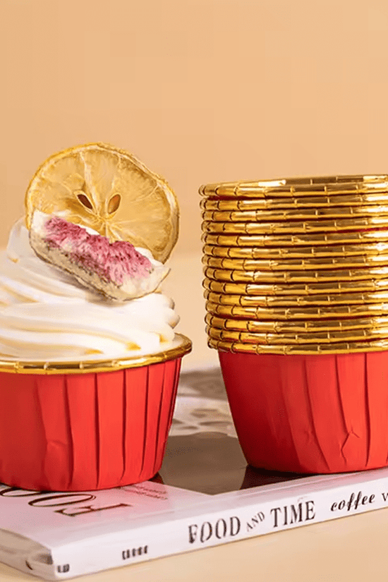 Red And Gold Foil Baking Paper Cup - B44xH35 - TEM IMPORTS™